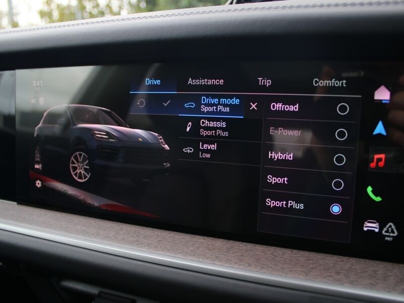 More views of Porsche Cayenne