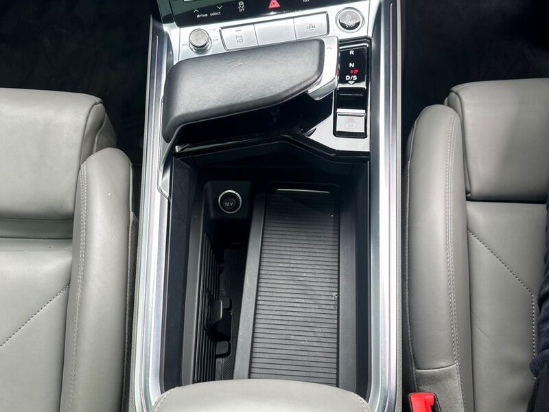 More views of Audi e-tron