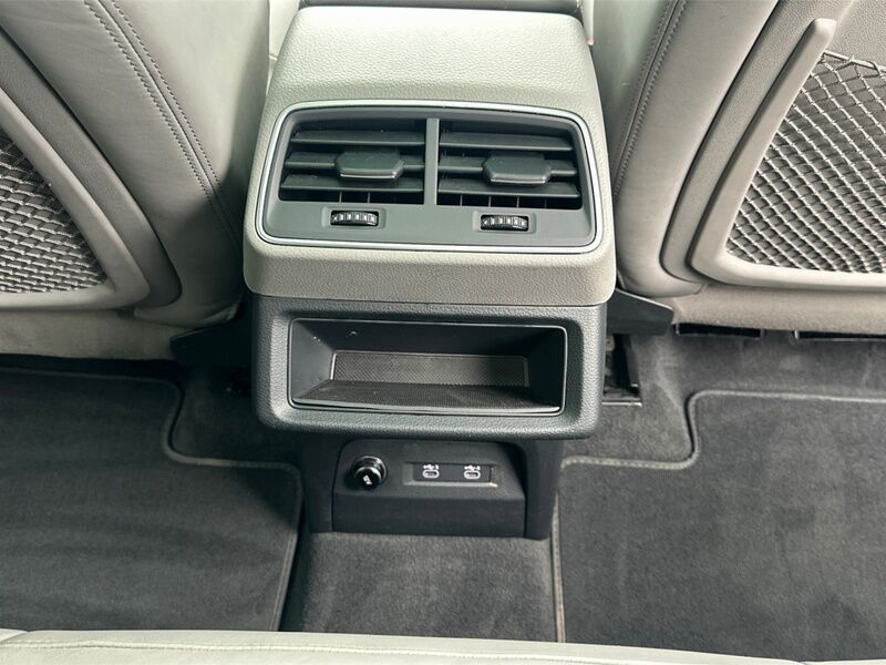 More views of Audi e-tron