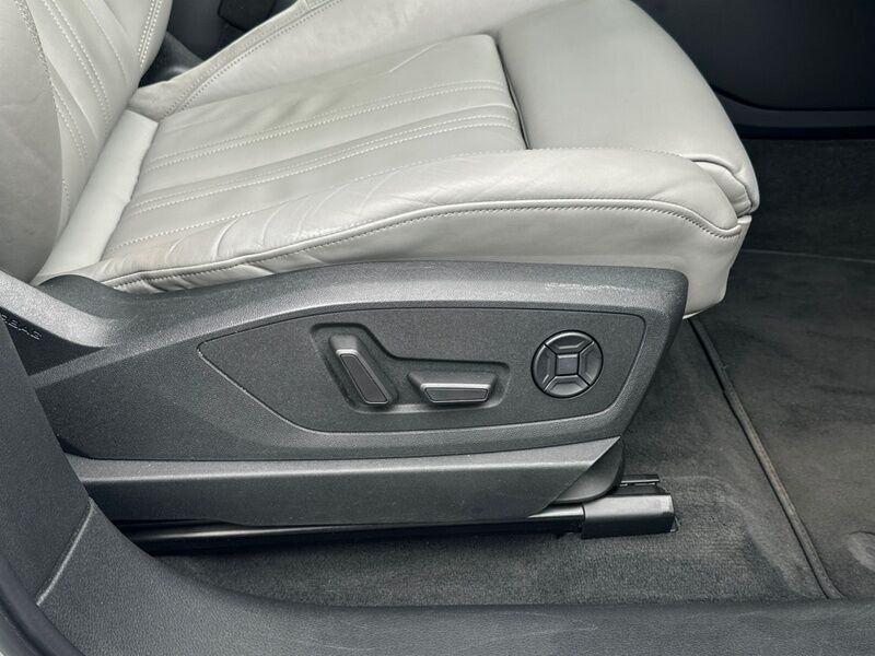 More views of Audi e-tron