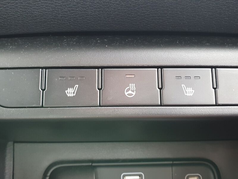 More views of Kia Sportage