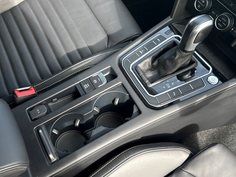 More views of Volkswagen Passat