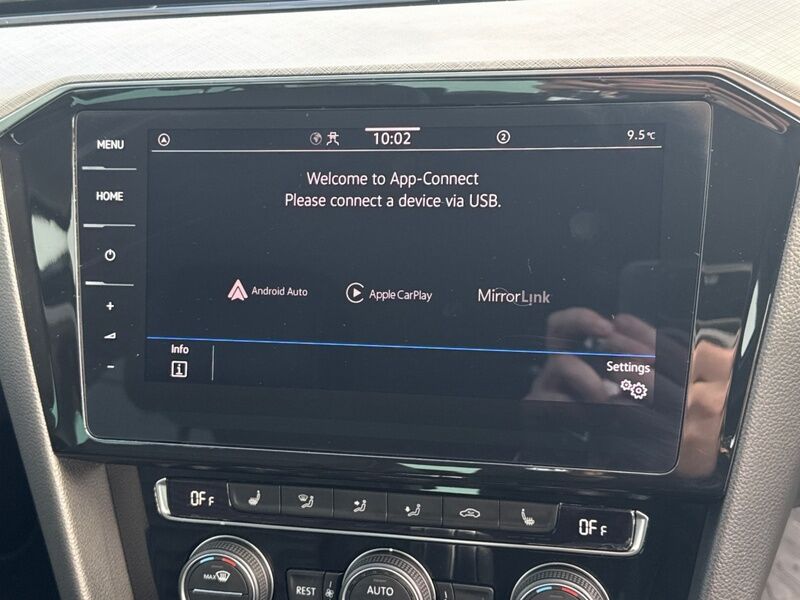 More views of Volkswagen Passat