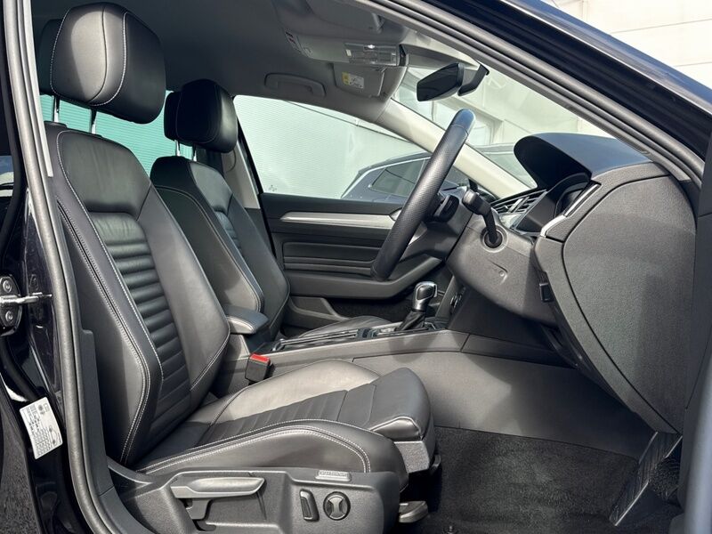 More views of Volkswagen Passat