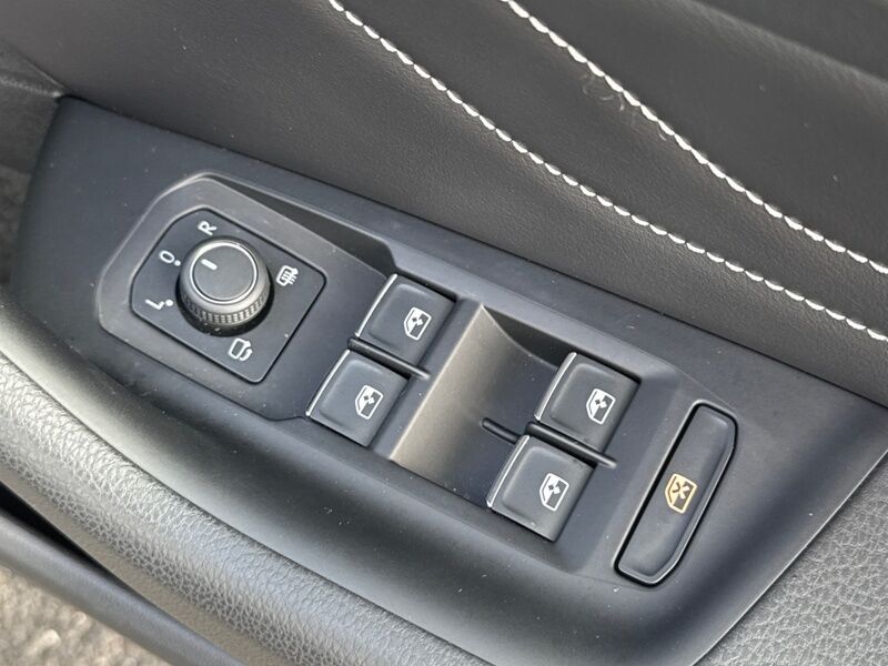 More views of Volkswagen Passat