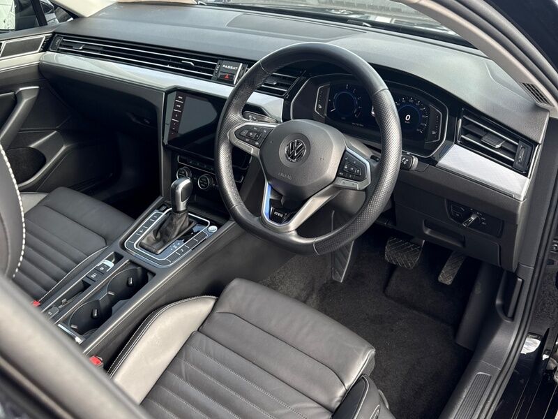 More views of Volkswagen Passat