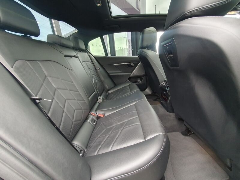 More views of BMW i5