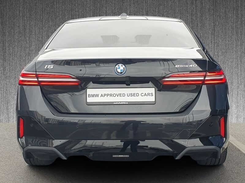 More views of BMW i5