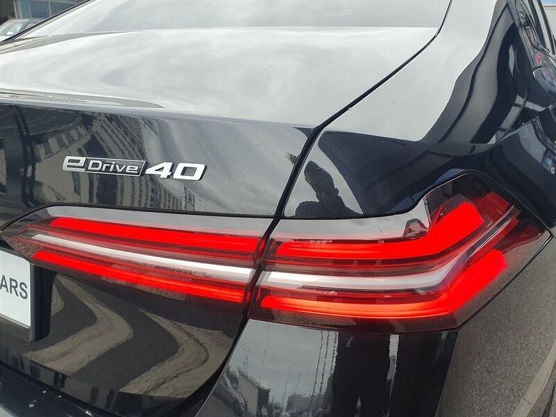 More views of BMW i5