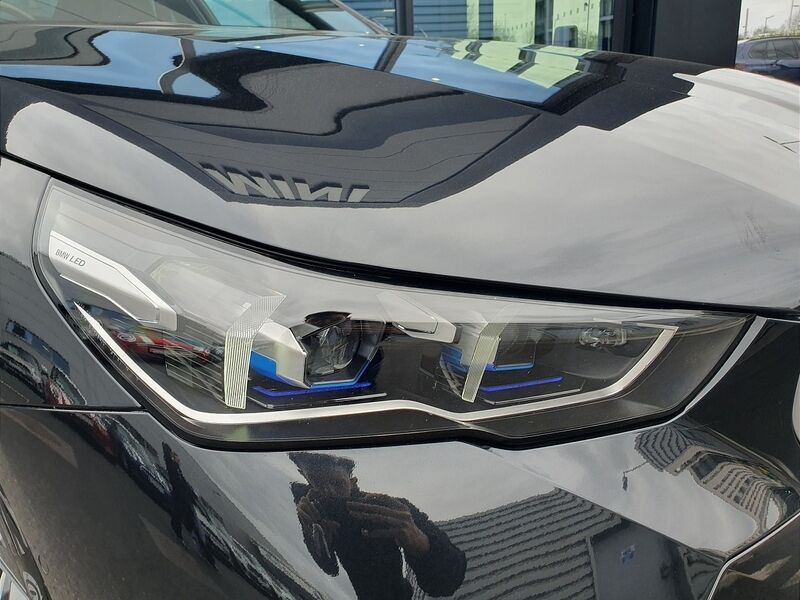 More views of BMW i5