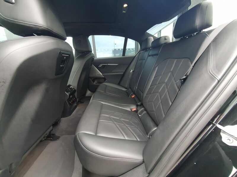 More views of BMW i5