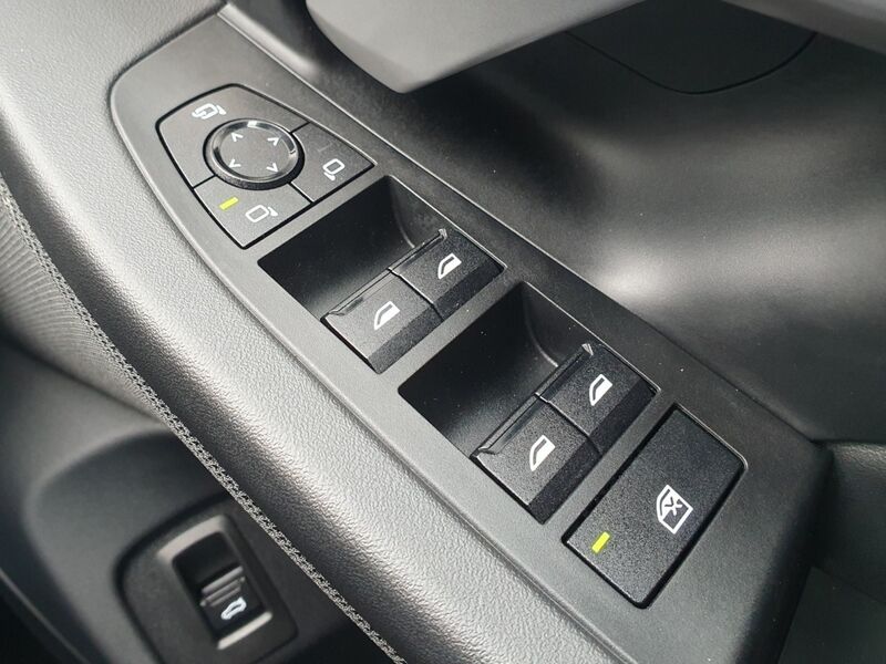 More views of BMW i5