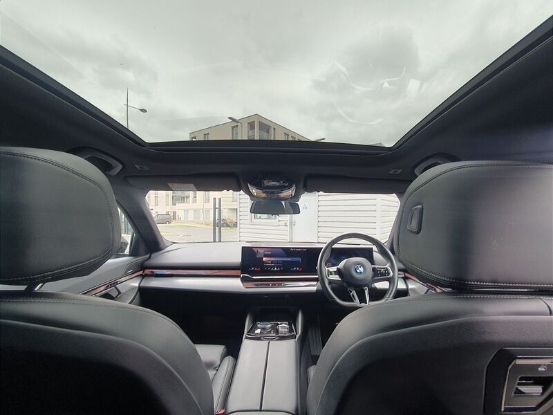 More views of BMW i5