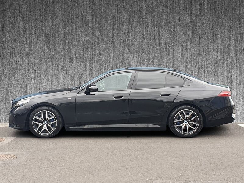 More views of BMW i5