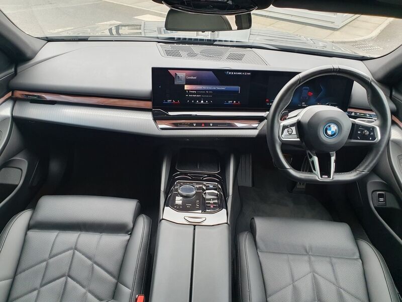 More views of BMW i5