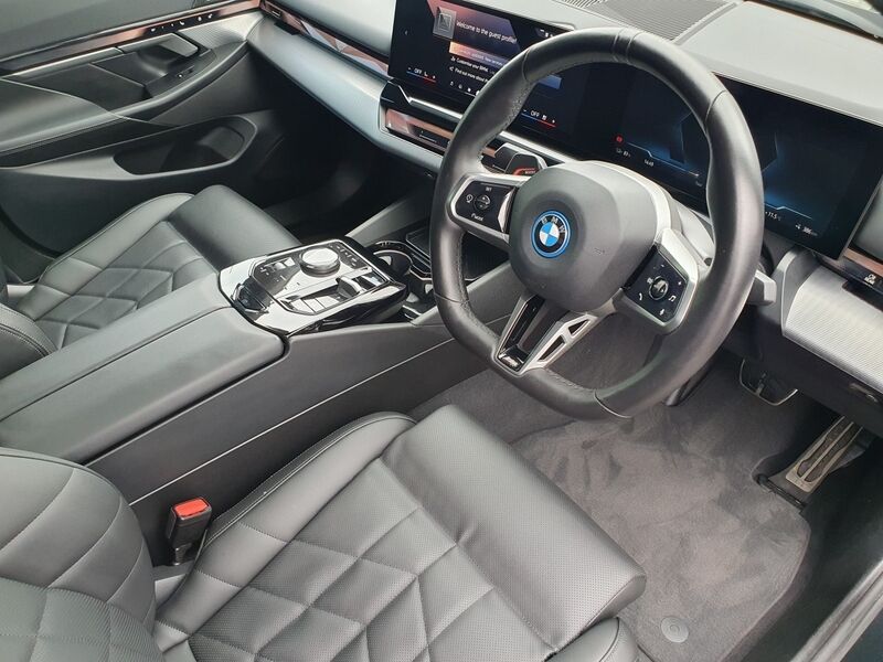 More views of BMW i5