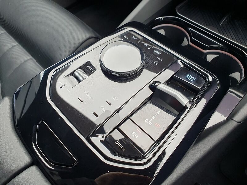 More views of BMW i5