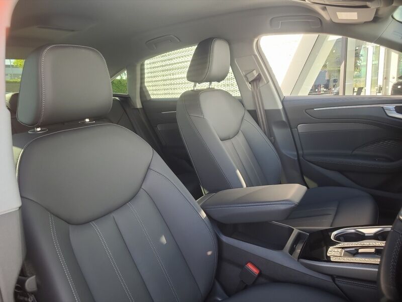 More views of Audi A6