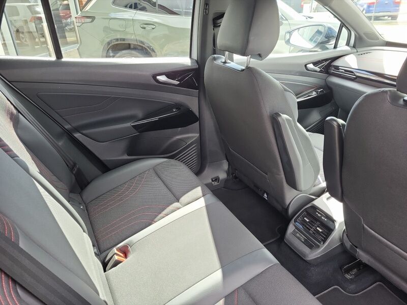 More views of Volkswagen ID.5