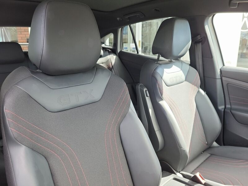 More views of Volkswagen ID.5