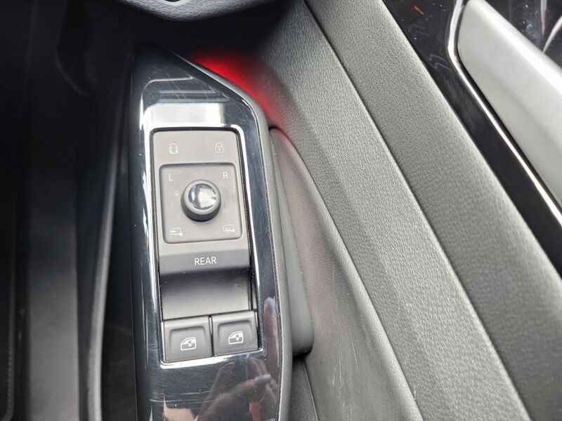 More views of Volkswagen ID.5