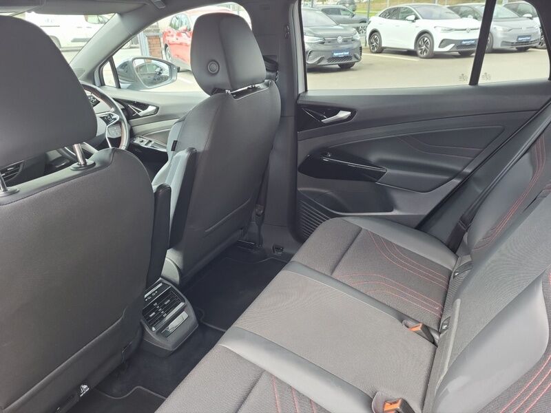 More views of Volkswagen ID.5