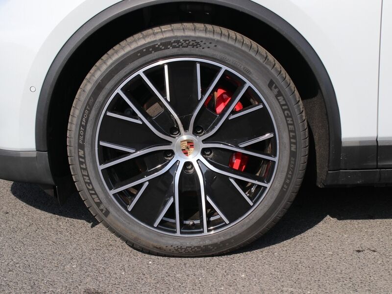 More views of Porsche Macan