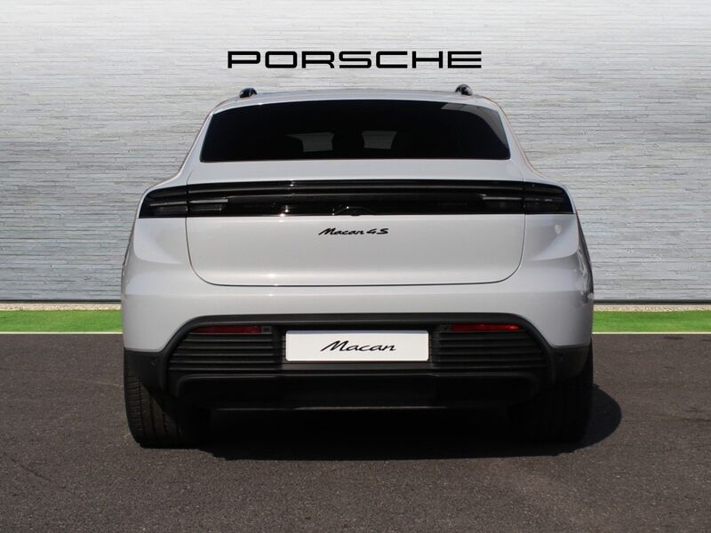 More views of Porsche Macan