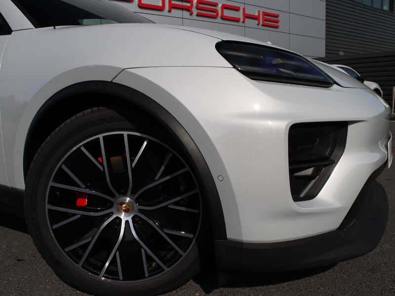 More views of Porsche Macan