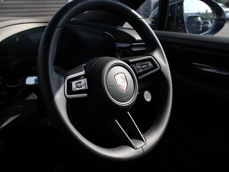 More views of Porsche Macan