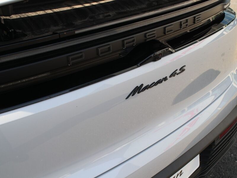 More views of Porsche Macan