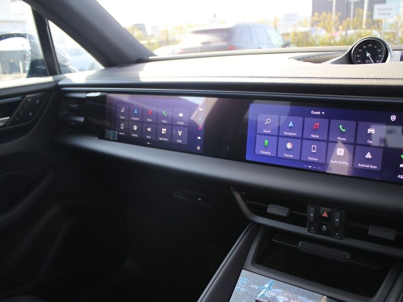 More views of Porsche Macan