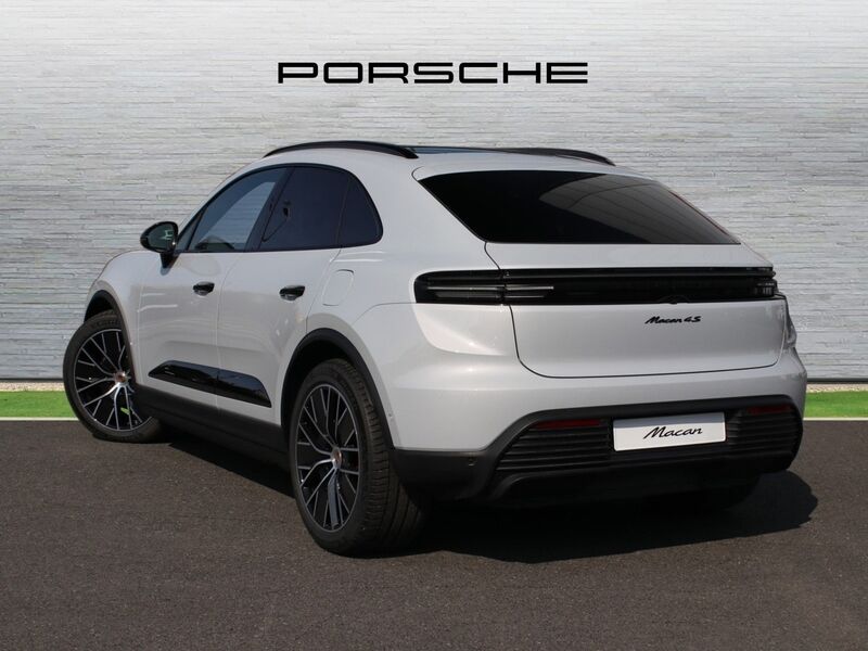 More views of Porsche Macan
