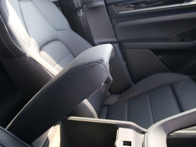 More views of Porsche Macan