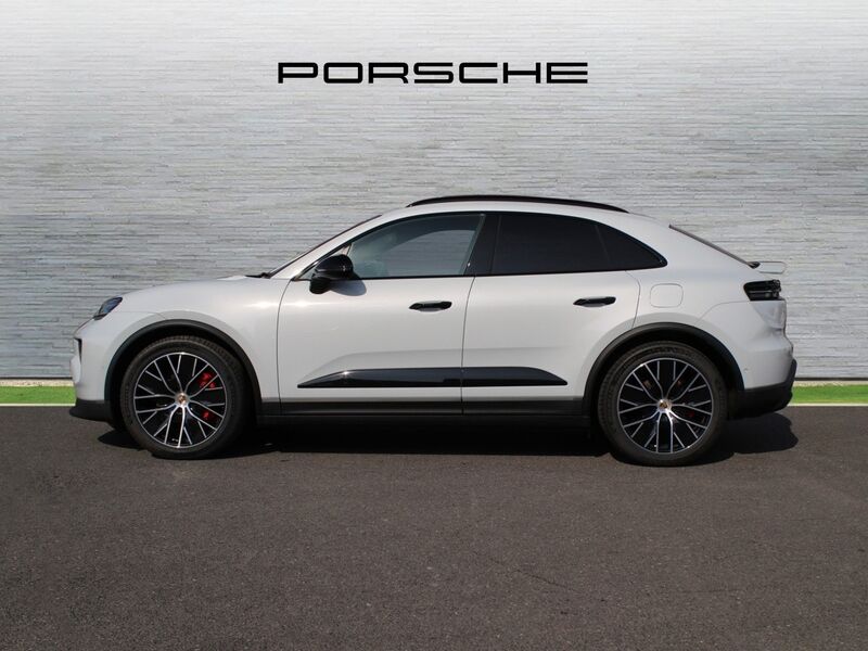 More views of Porsche Macan