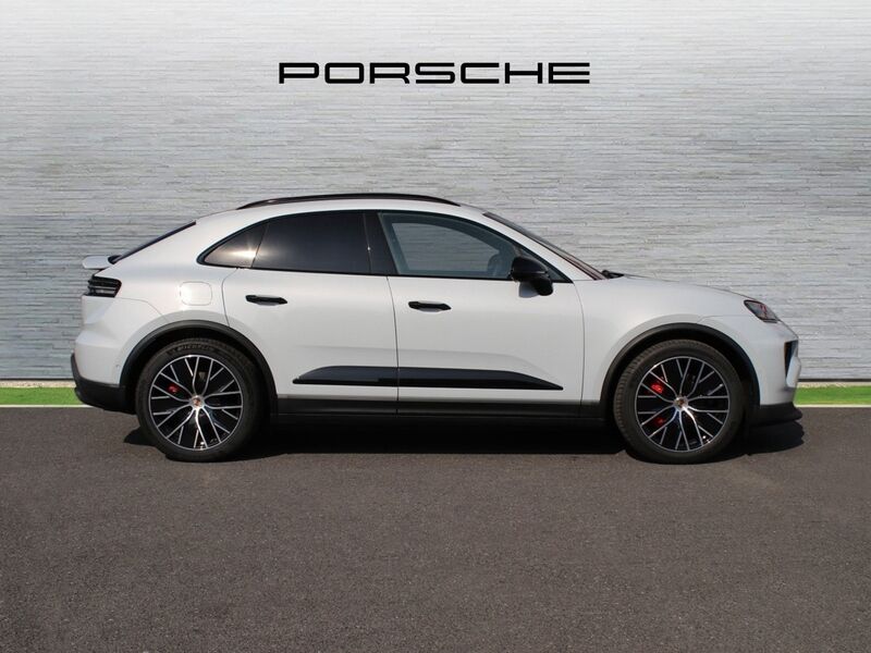 More views of Porsche Macan