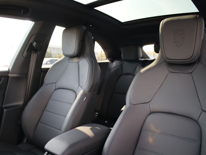 More views of Porsche Macan