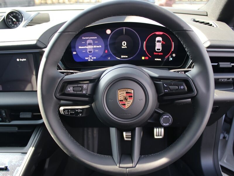 More views of Porsche Macan
