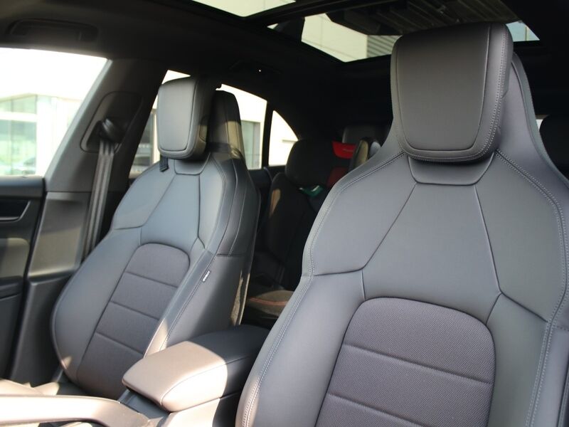 More views of Porsche Macan