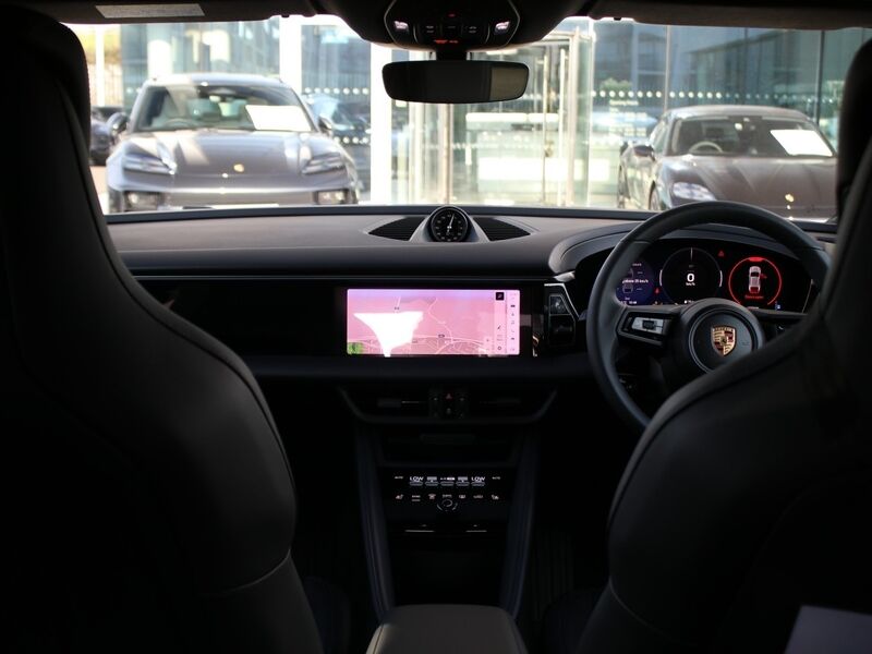 More views of Porsche Macan
