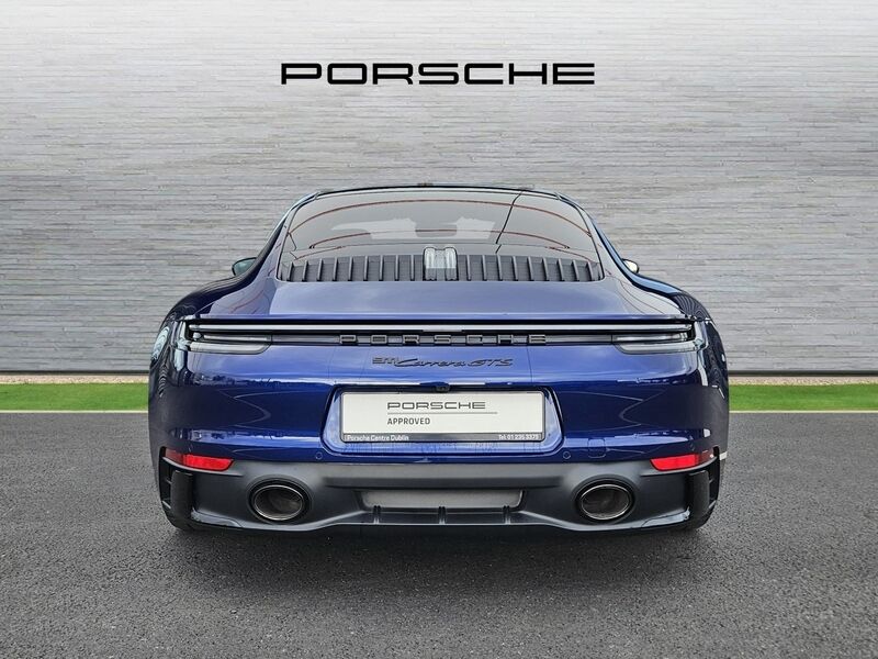 More views of Porsche 911