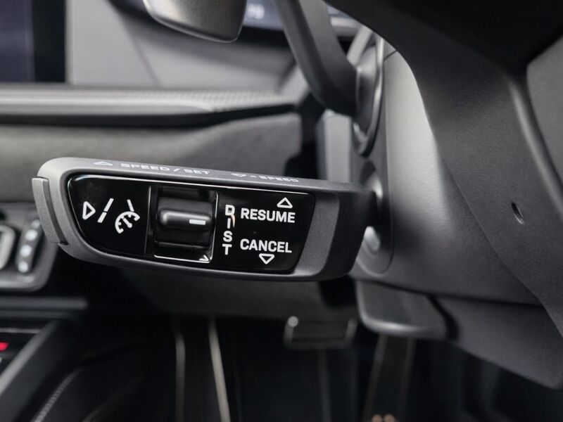 More views of Porsche 911