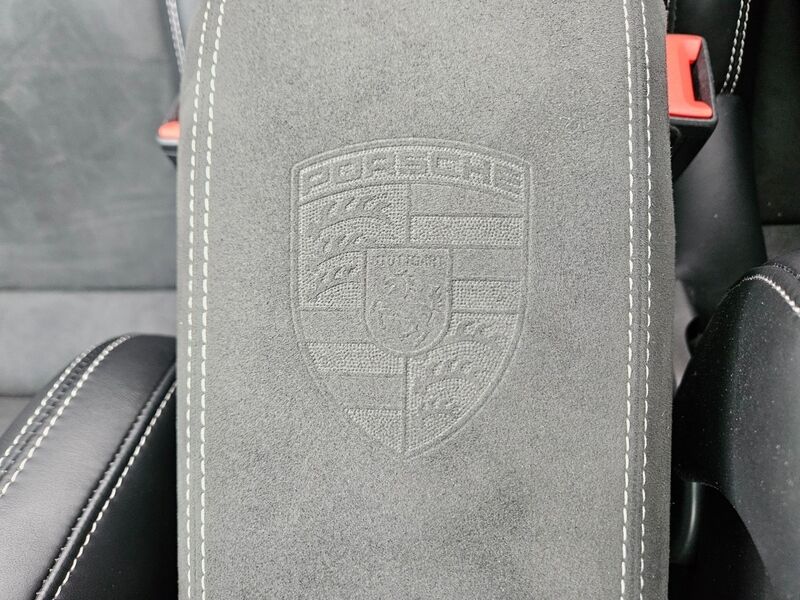 More views of Porsche 911