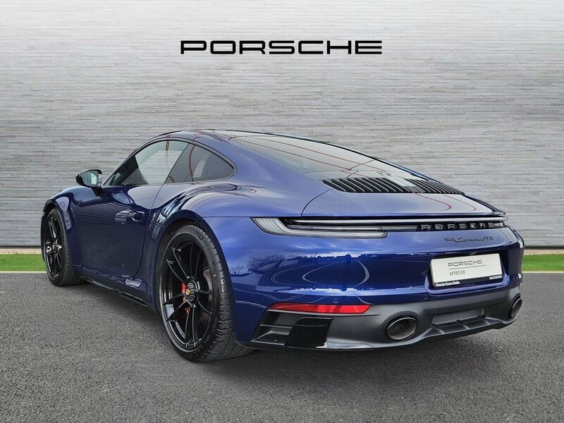 More views of Porsche 911