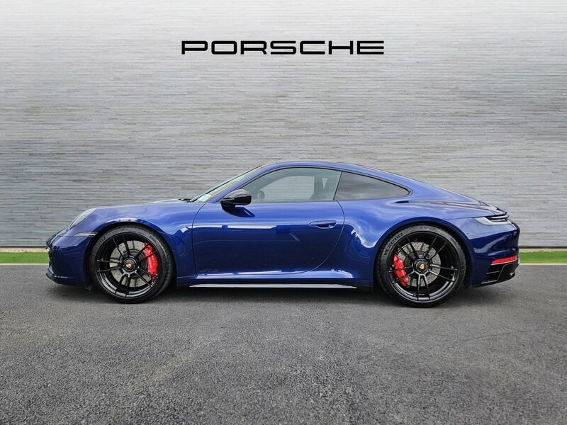 More views of Porsche 911