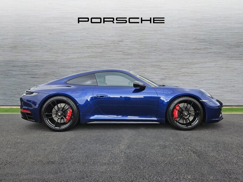 More views of Porsche 911