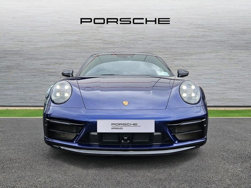 More views of Porsche 911