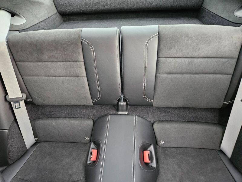 More views of Porsche 911