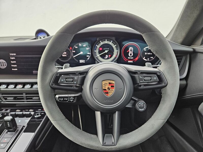 More views of Porsche 911