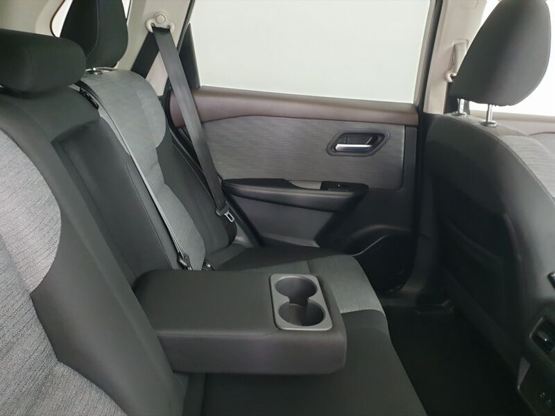 More views of Nissan X-Trail